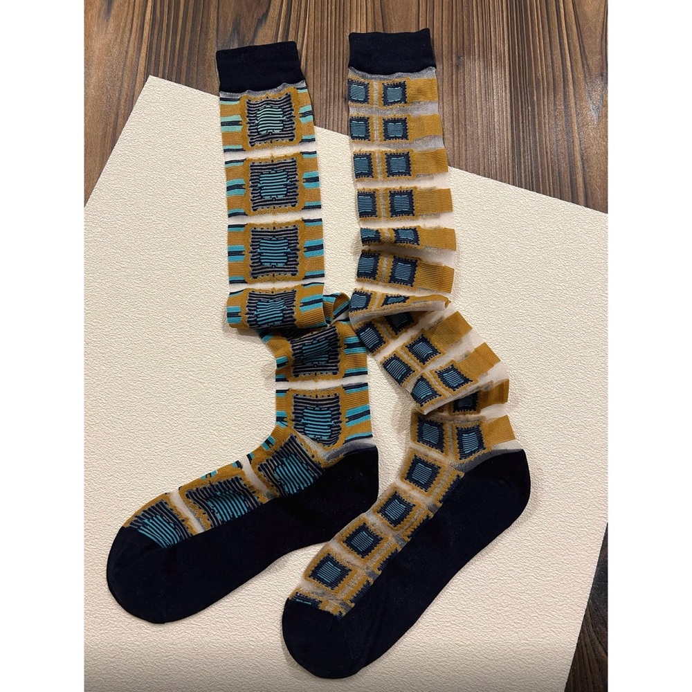 Patterned knee sheer Socks